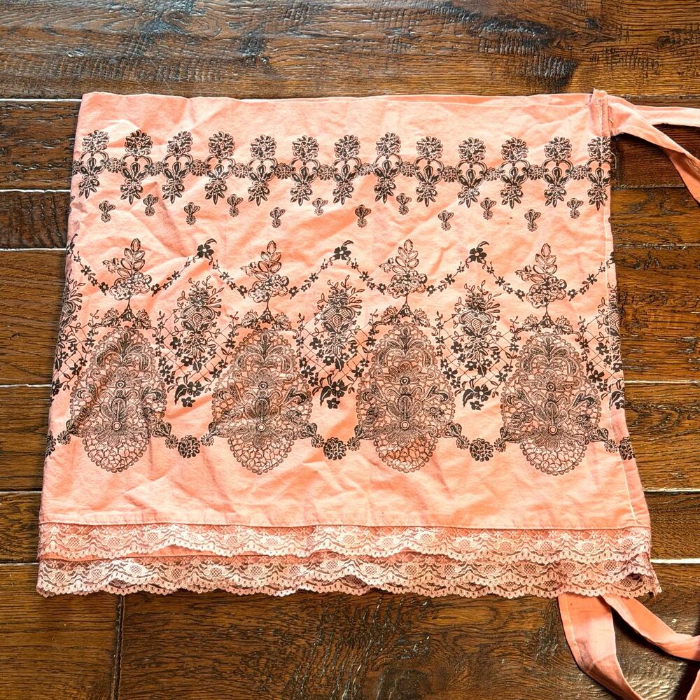Vintage Pink Black Damask Apron With White Lace Trim Cottagecore